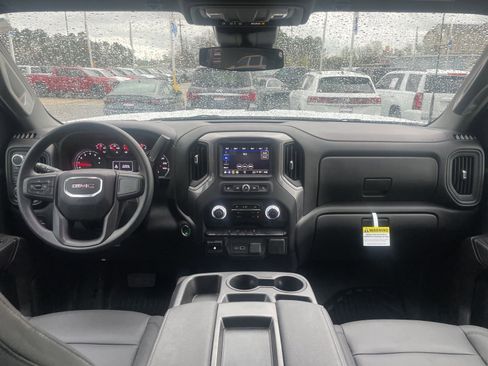 Used 2025 GMC Sierra 2500 Pro w/ Convenience Package image 9