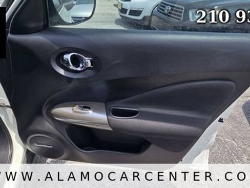 Used 2014 Nissan Juke SL FWD image 17