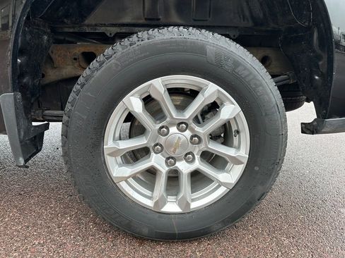 Used 2023 Chevrolet Silverado 1500 LT image 40