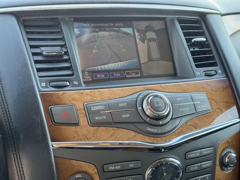 Used 2011 INFINITI QX56 Base w/ Theater Pkg image 22