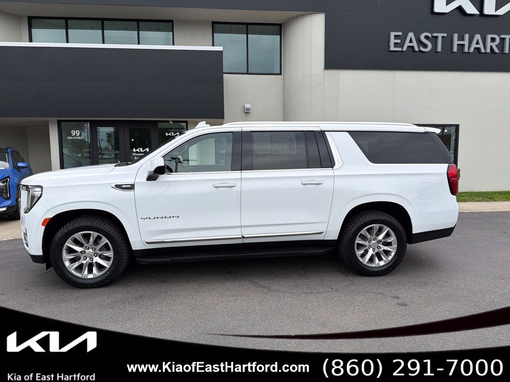 Used 2023 GMC Yukon XL SLT AWD/4WD image 2