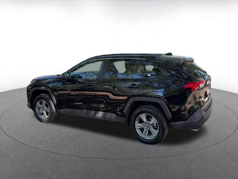 Used 2025 Toyota RAV4 LE AWD/4WD image 9