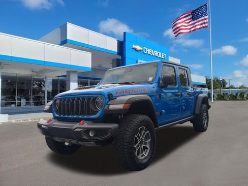 Used 2024 Jeep Gladiator Mojave AWD/4WD image 9