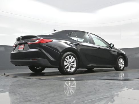 Used 2025 Toyota Camry LE FWD image 30