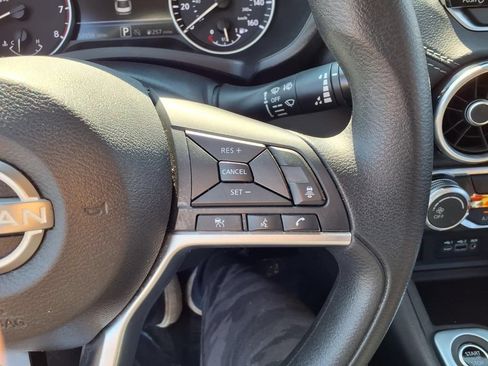 Used 2024 Nissan Sentra SV FWD image 14