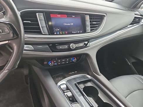 Used 2022 Buick Enclave Premium FWD image 11