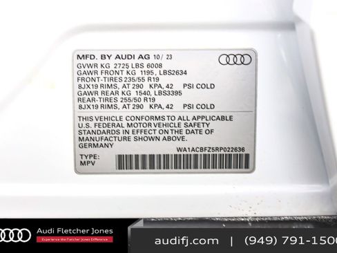 Used 2024 Audi Q4 e-tron Premium w/ Convenience Package image 26