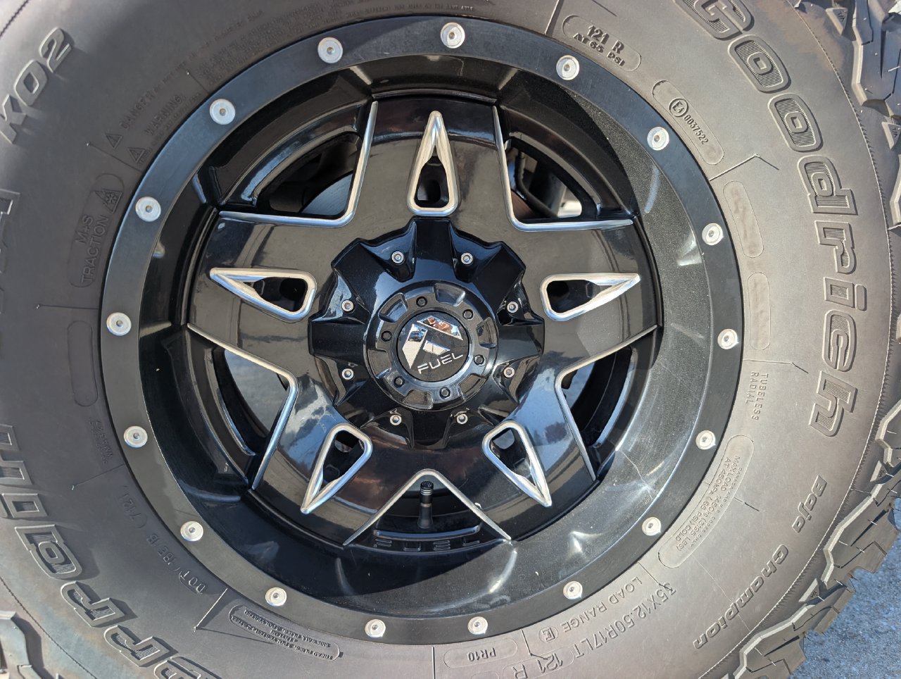 Used 2015 Jeep Wrangler Unlimited Rubicon AWD/4WD image 6