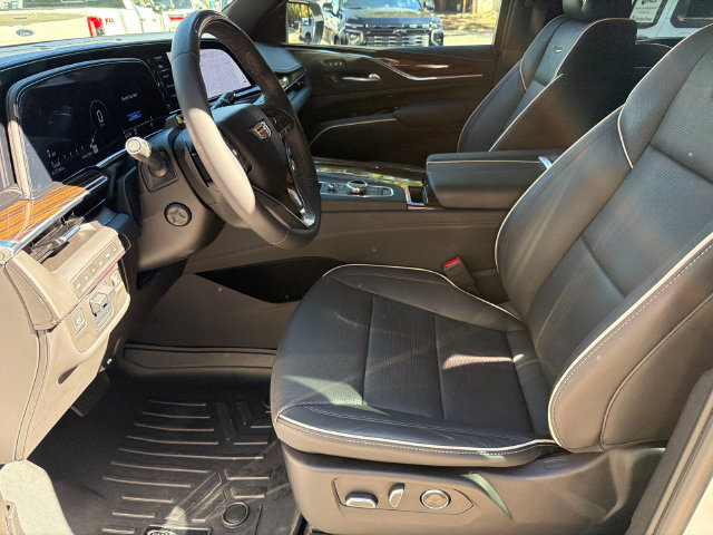 Used 2024 Cadillac Escalade Premium Luxury w/ Performance Package AWD/4WD image 11
