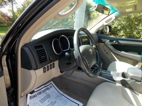 Used 2006 Toyota 4Runner SR5 RWD image 4