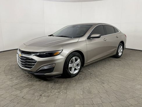 Used 2024 Chevrolet Malibu LS image 3