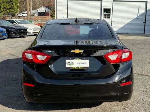 Used 2018 Chevrolet Cruze LS image 8
