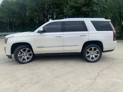 Used 2015 Cadillac Escalade Premium RWD image 15