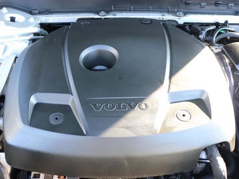 Used 2016 Volvo XC90 T6 Momentum image 50