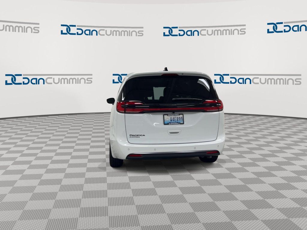 New 2026 Chrysler Pacifica Select FWD image 7