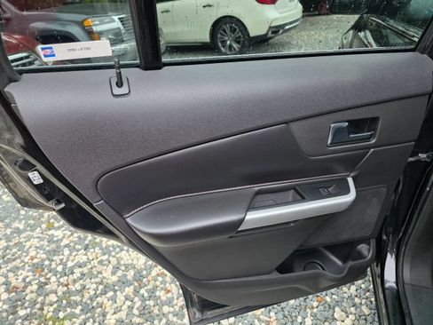 Used 2013 Ford Edge Limited AWD/4WD image 17