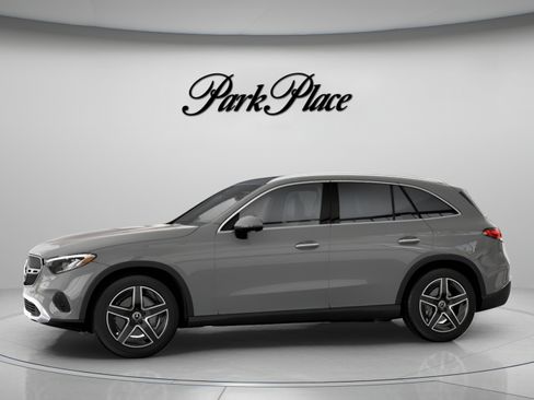 Used 2026 Mercedes-Benz GLC 300 4MATIC image 4
