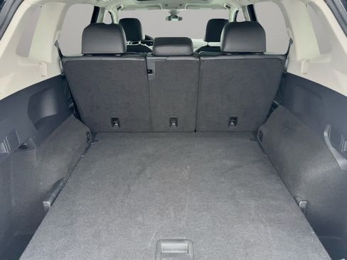 Certified 2024 Volkswagen Tiguan SE image 11