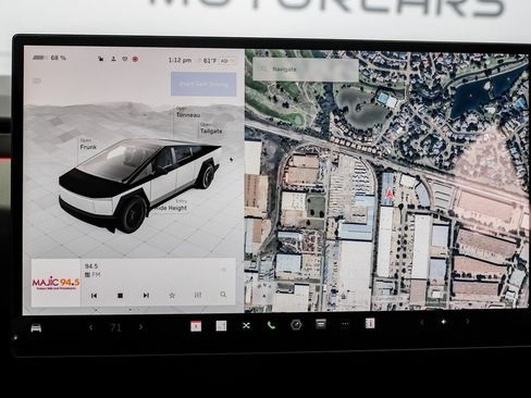 Used 2024 Tesla Cybertruck AWD Crew Cab image 20