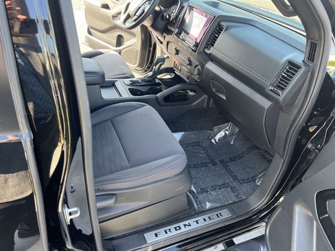 Used 2023 Nissan Frontier SV w/ Midnight Edition Package image 33