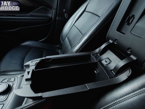 Used 2024 GMC Terrain SLT image 40