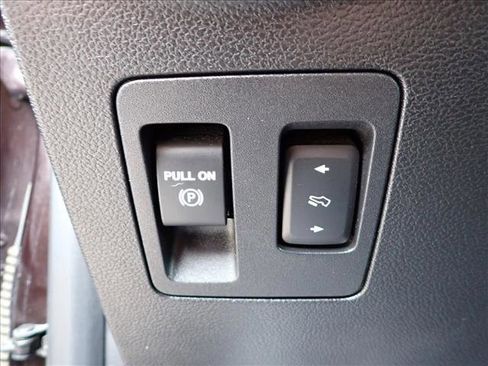 Used 2019 Ford F150 XLT w/ Equipment Group 302A Luxury AWD/4WD image 15