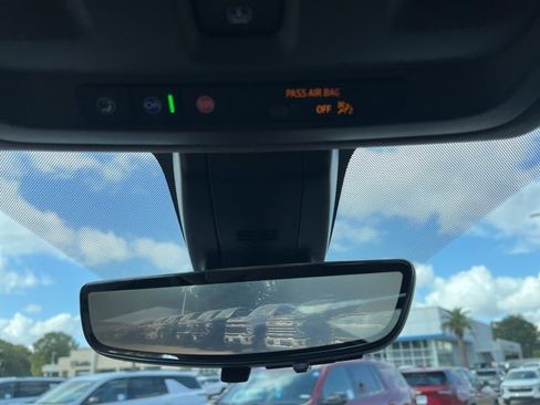 Used 2021 GMC Yukon XL Denali w/ Denali Premium Package image 36