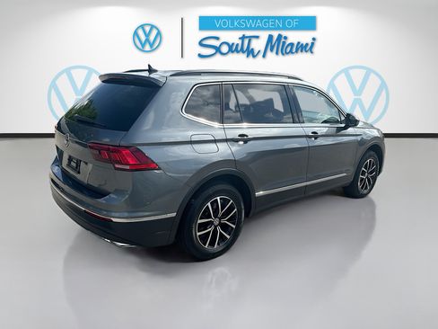 Used 2021 Volkswagen Tiguan SE w/ Panoramic Sunroof Package FWD image 7