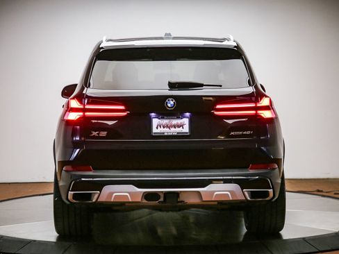 Used 2024 BMW X5 xDrive40i w/ Premium Package AWD/4WD image 3