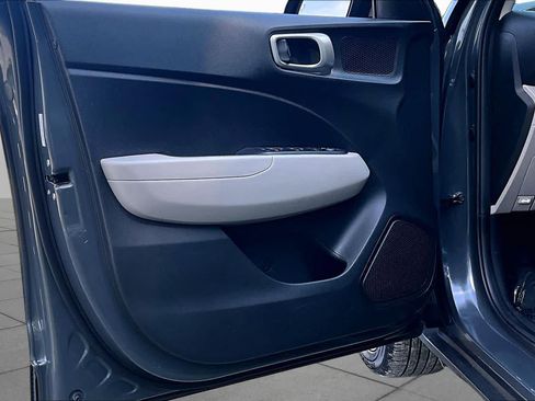 Used 2025 Hyundai Venue SEL FWD image 22