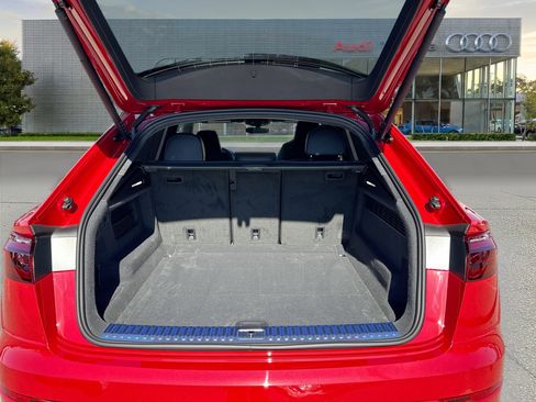 New 2026 Audi SQ8 Prestige image 11