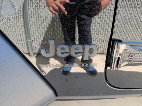 Used 2023 Jeep Wrangler Unlimited Sport AWD/4WD image 32