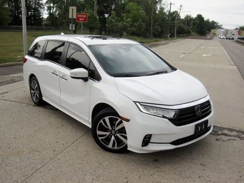 Used 2022 Honda Odyssey Touring image 2