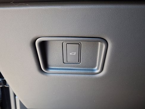 New 2026 Land Rover Range Rover Sport SE image 18