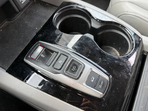 Used 2018 Honda Pilot Touring image 18