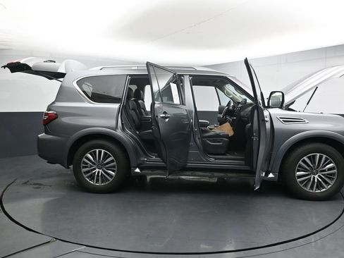 Used 2024 Nissan Armada SL w/ Captain's Chairs Package AWD/4WD image 44