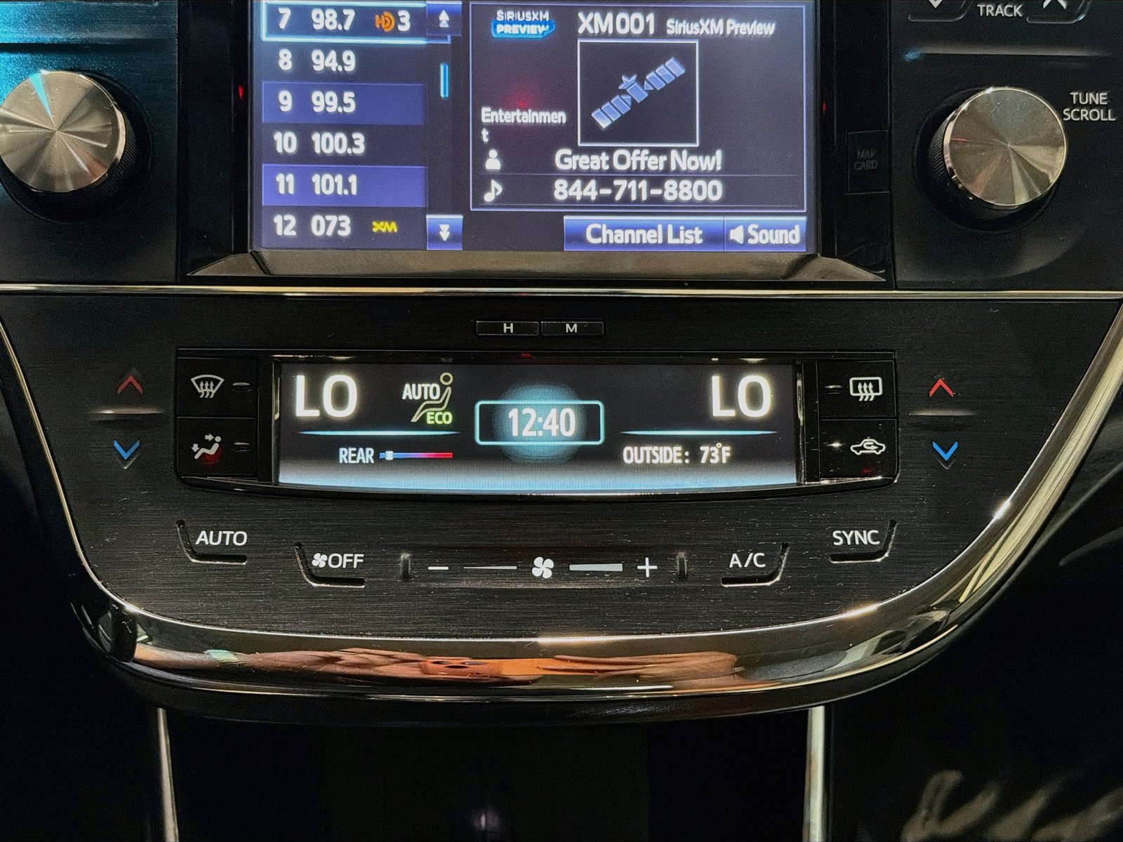 Used 2018 Toyota Avalon Limited FWD image 12