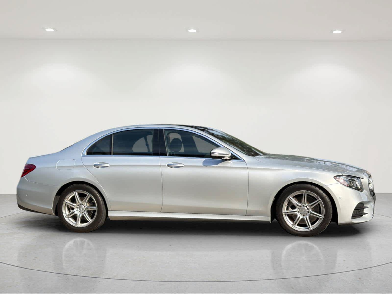 Used 2019 Mercedes-Benz E 300 image 5