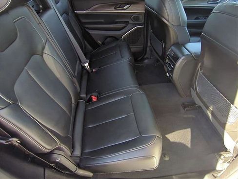 Used 2023 Jeep Grand Cherokee image 20