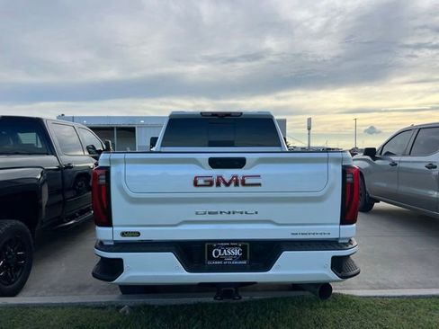 Used 2024 GMC Sierra 2500 Denali w/ Denali Reserve Package AWD/4WD image 4