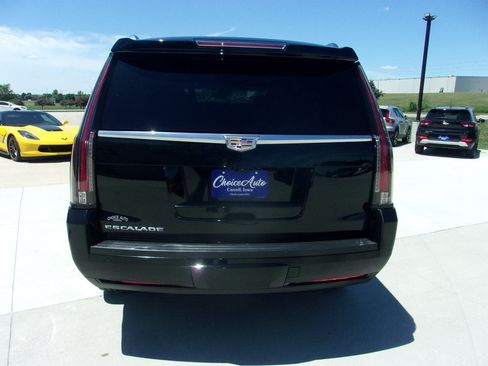 Used 2020 Cadillac Escalade Platinum AWD/4WD image 4