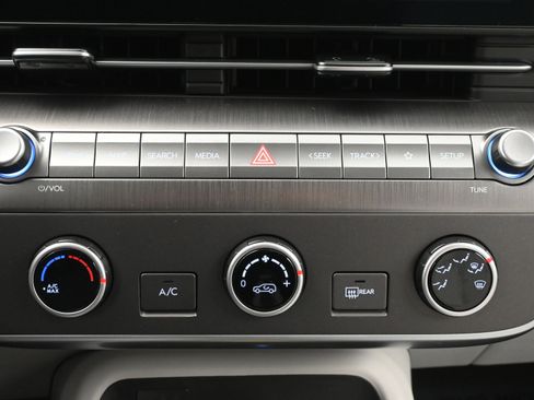 Certified 2026 Hyundai Kona SE image 20