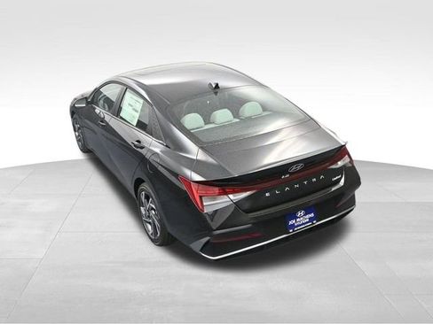New 2026 Hyundai Elantra Limited image 28