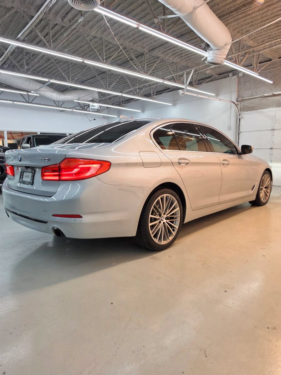 Used 2018 BMW 530i RWD image 11