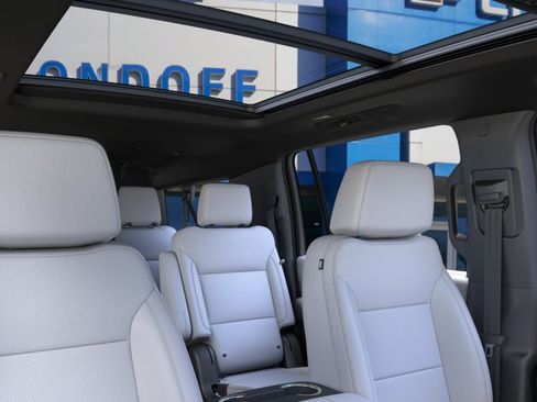 New 2026 Chevrolet Suburban Premier w/ Sun And Tow Package AWD/4WD image 24
