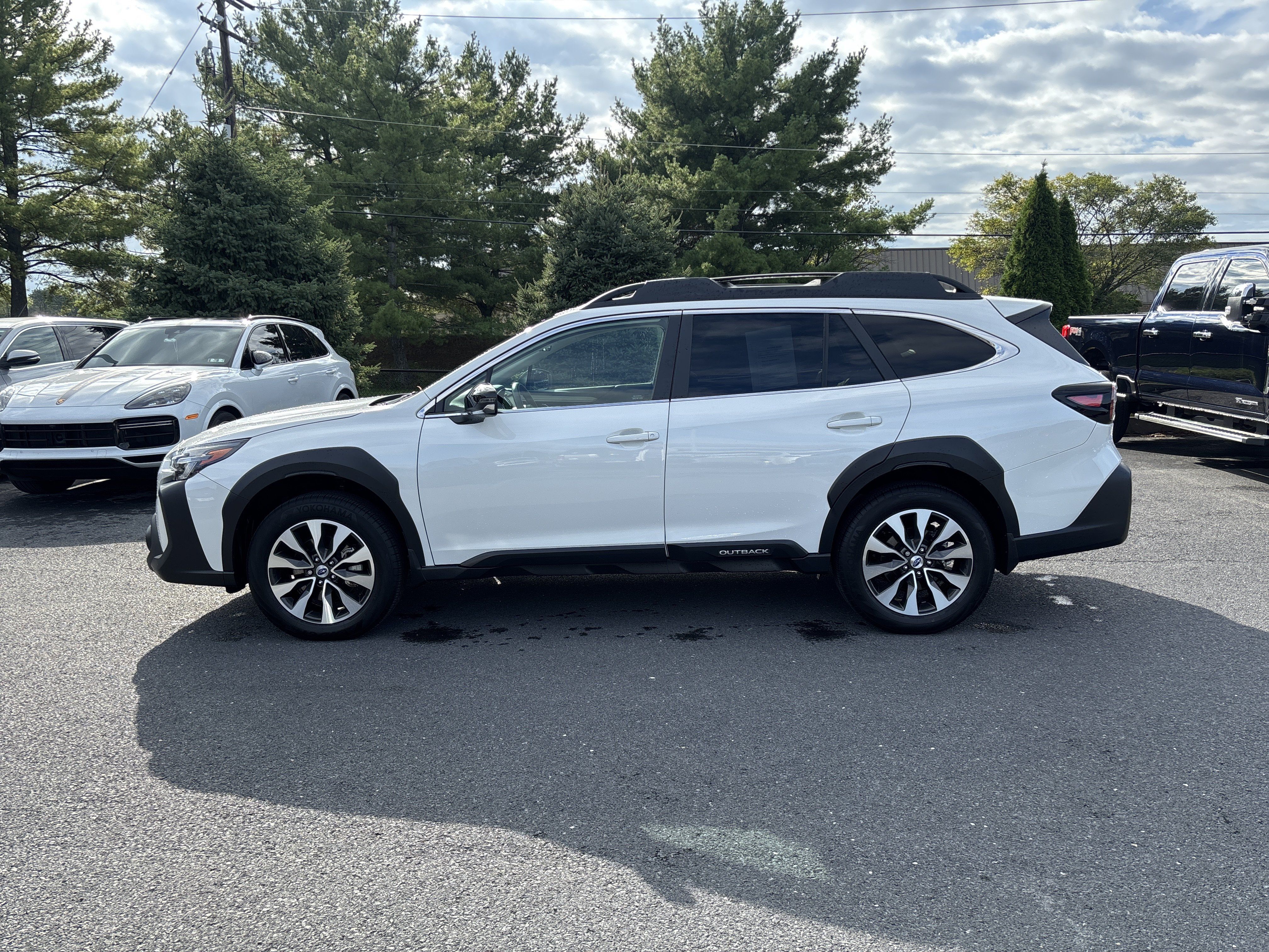 Used 2025 Subaru Outback Limited AWD/4WD image 14