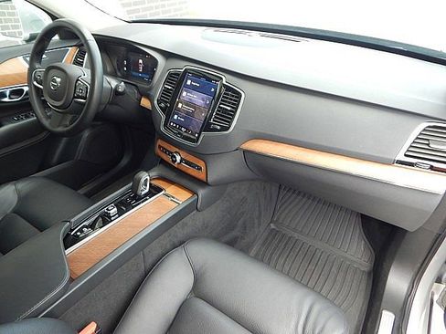 Certified 2024 Volvo XC90 B6 Plus w/ Protection Package Premier image 22