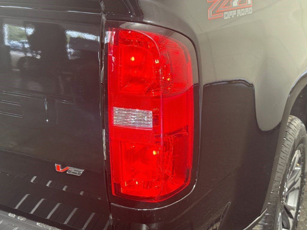 Used 2021 Chevrolet Colorado Z71 w/ Safety Package AWD/4WD image 32