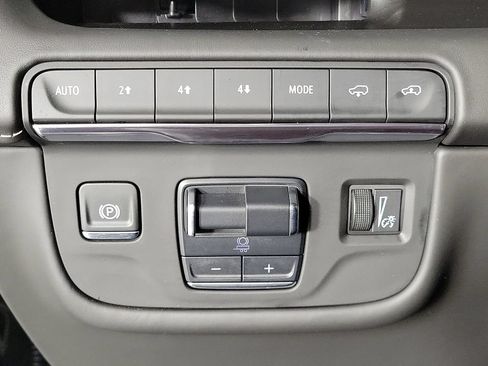 Certified 2024 Cadillac Escalade Sport Platinum w/ LPO, ONYX Package AWD/4WD image 32