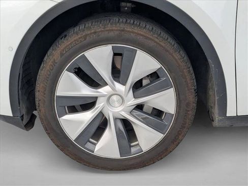 Used 2021 Tesla Model Y 2WD image 19